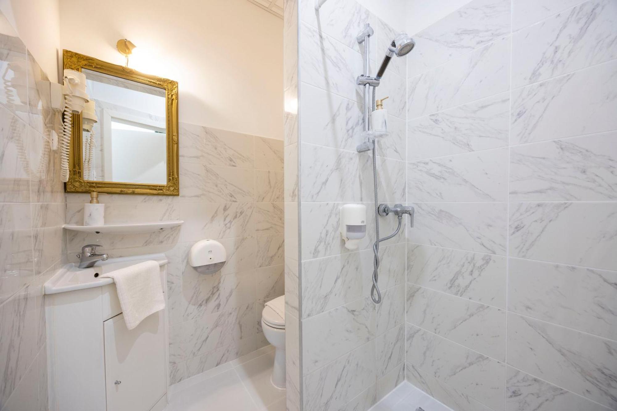 Exclusive Private Residence In The Center Of Bp W 4Bedrms, 4 Bathrms Budapest Exteriör bild